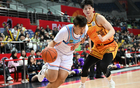 3小援得分總和不及，2戰(zhàn)47分6助7板，隊長新疆真核！