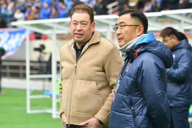斯盧茨基：客戰(zhàn)川崎選阿馬杜替補，未與圭佑談亞冠