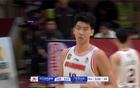 徐昕補籃制勝，廣東男籃領(lǐng)先六分。