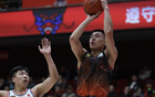 劉毅助威，山東男籃98-77勝廣州龍獅，三連勝！