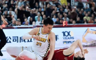 CBA惡漢再顯威！一肘擊倒違規(guī)王，勝后更顯狠辣！