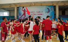 女籃體能訓(xùn)練，張子宇缺席，李夢(mèng)王思雨態(tài)度端正。